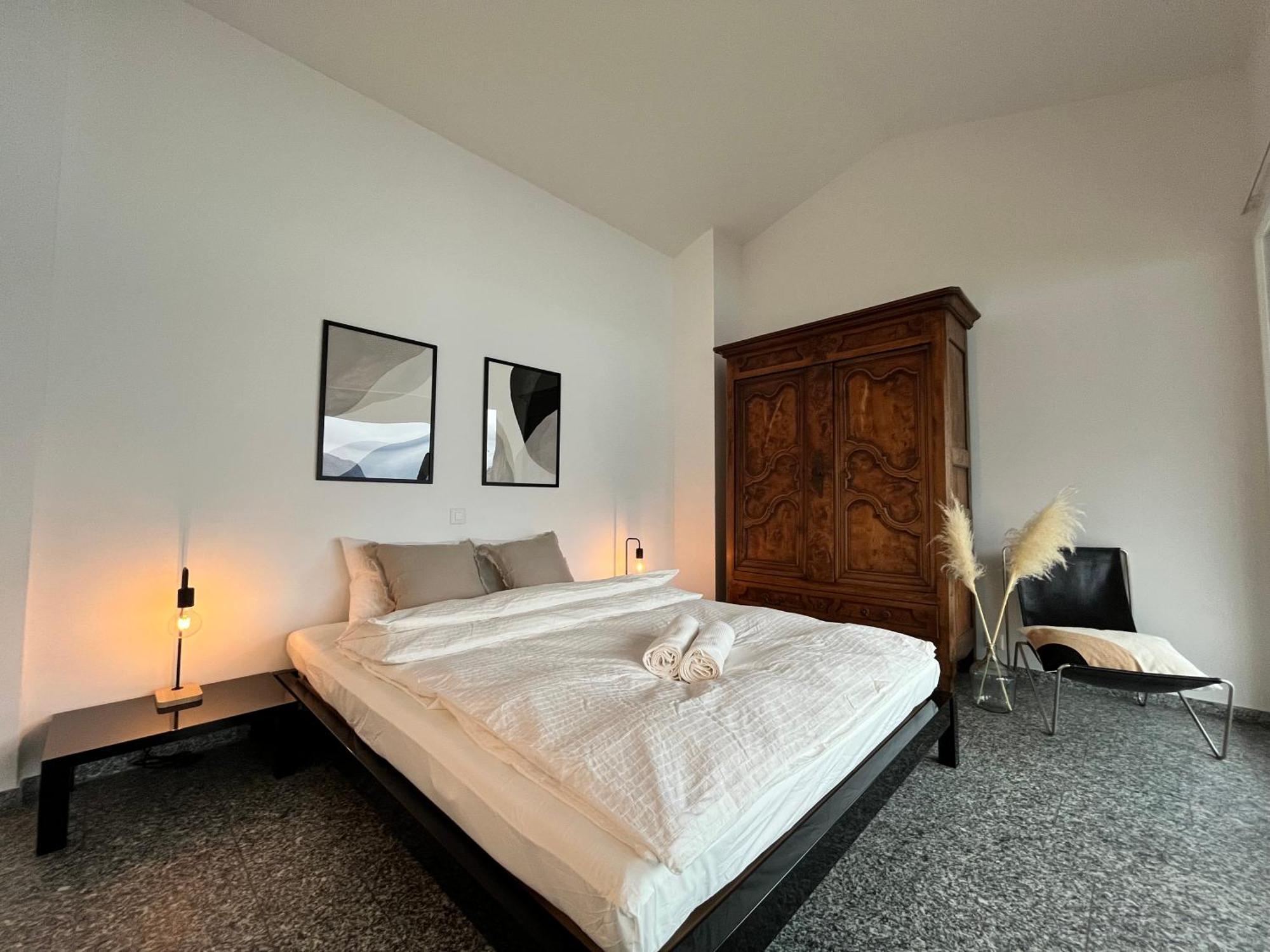 Wohnung Mit Grossartiger Seesicht Und Balkon 슈피츠 외부 사진