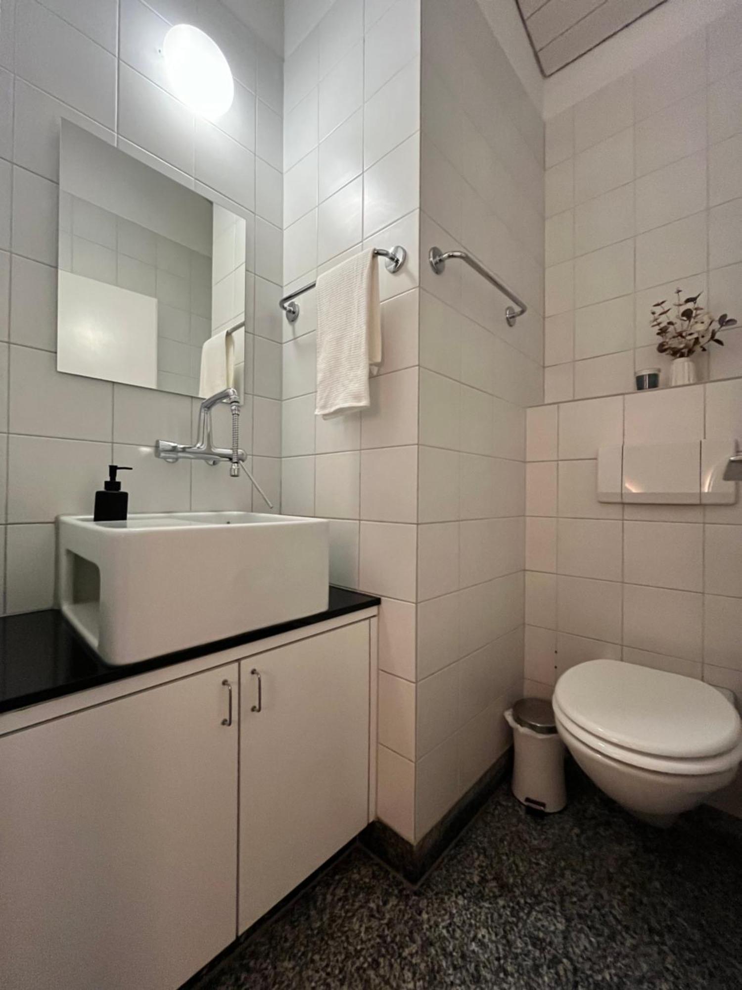 Wohnung Mit Grossartiger Seesicht Und Balkon 슈피츠 외부 사진